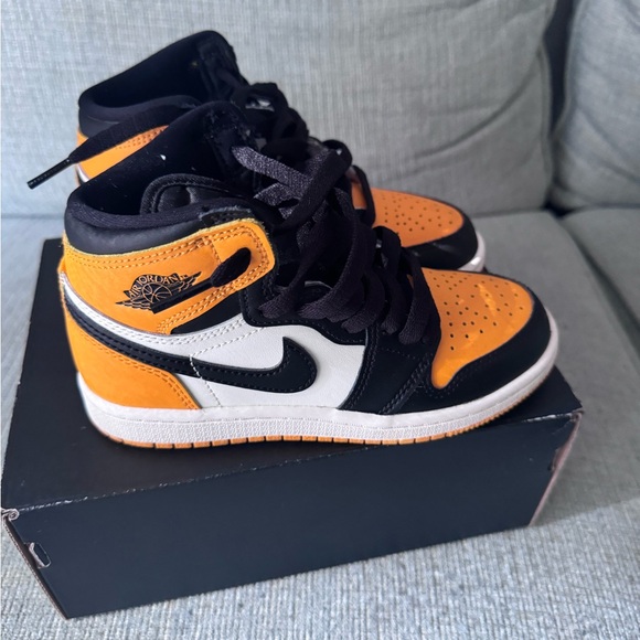 Jordan 1 Retro High OG - Picture 5 of 7